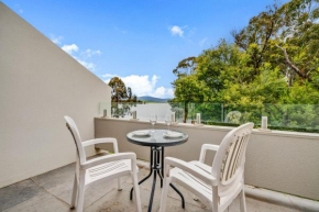 Horizons 115 - Lake Front Studio l Pool l Tennis Court l Bar Jindabyne